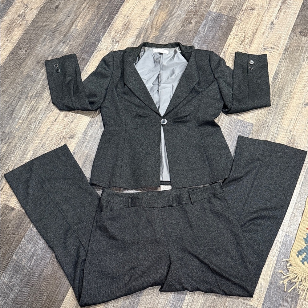 Tahari Charcoal Gray Women's Two-Piece Pantsuit Blazer & Trousers